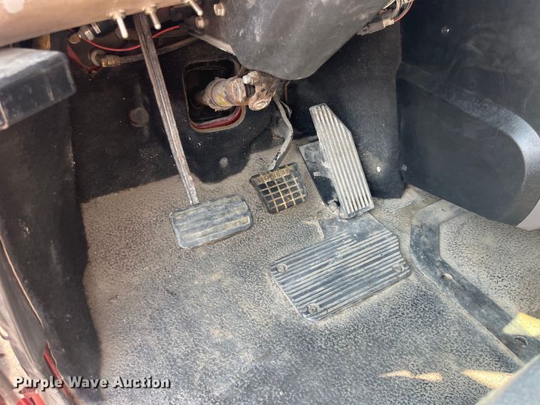 image for item EK8845 2001 Mack CH613 semi truck