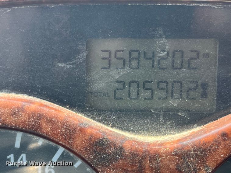 image for item EK8845 2001 Mack CH613 semi truck