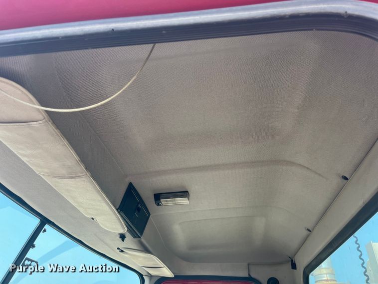 image for item EK8845 2001 Mack CH613 semi truck