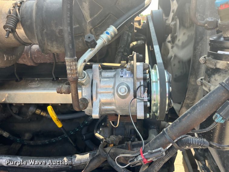 image for item EK8845 2001 Mack CH613 semi truck