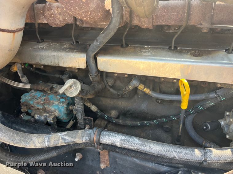 image for item EK8845 2001 Mack CH613 semi truck