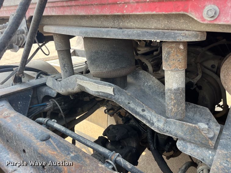 image for item EK8846 2001 Mack CH613  semi truck