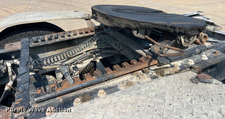 image for item EK8846 2001 Mack CH613  semi truck