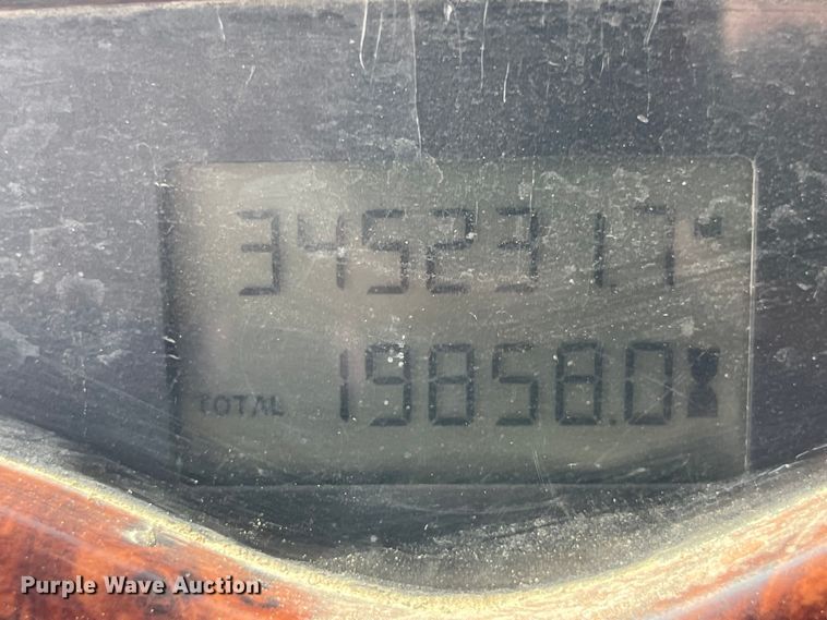 image for item EK8846 2001 Mack CH613  semi truck