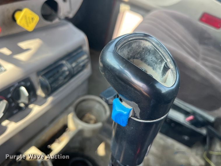 image for item EK8846 2001 Mack CH613  semi truck