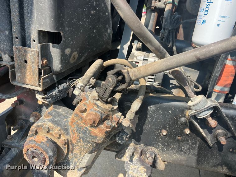 image for item EK8846 2001 Mack CH613  semi truck