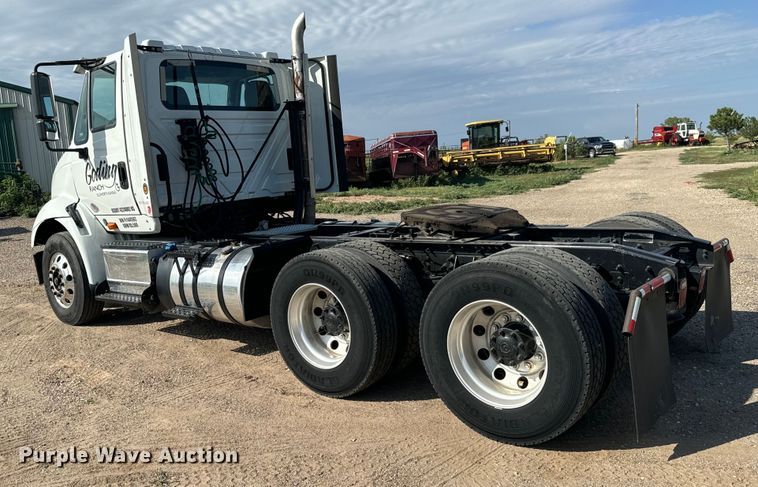 image for item LF9863 2015 International  8600 SBA 6x4 semi truck