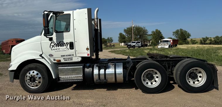 image for item LF9863 2015 International  8600 SBA 6x4 semi truck