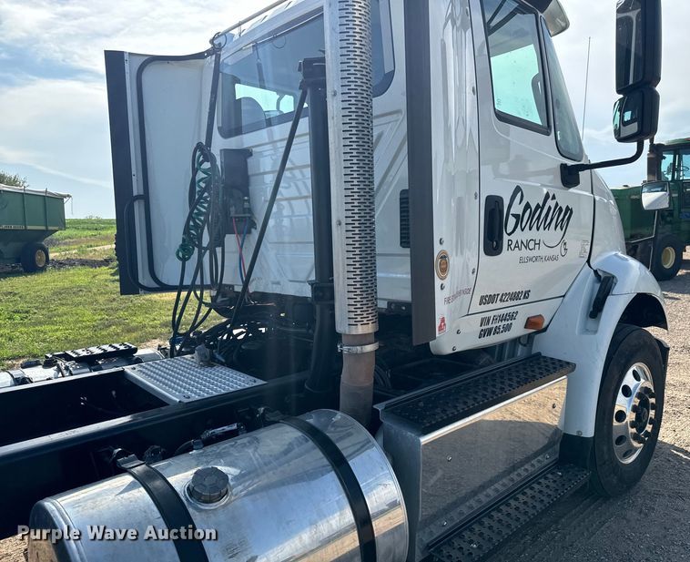 image for item LF9863 2015 International  8600 SBA 6x4 semi truck