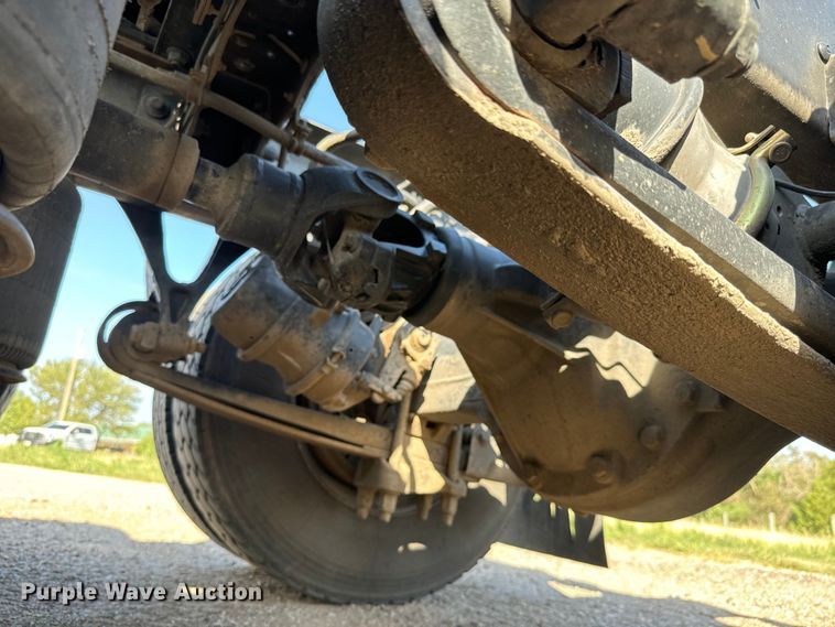 image for item LF9863 2015 International  8600 SBA 6x4 semi truck