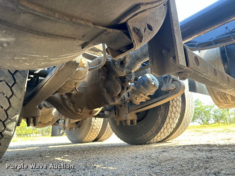 image for item LF9863 2015 International  8600 SBA 6x4 semi truck