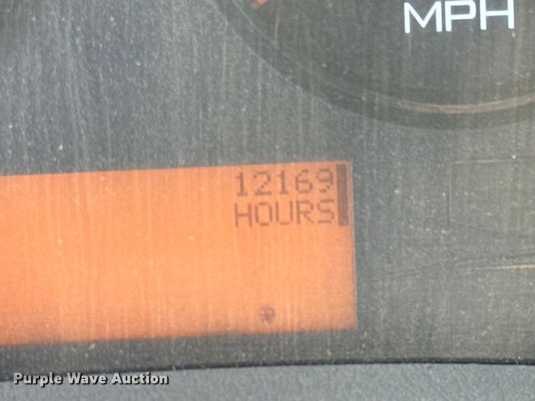 image for item LF9863 2015 International  8600 SBA 6x4 semi truck