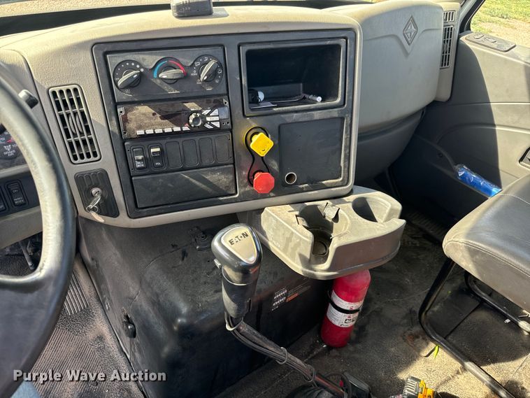 image for item LF9863 2015 International  8600 SBA 6x4 semi truck