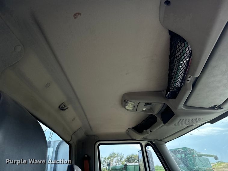 image for item LF9863 2015 International  8600 SBA 6x4 semi truck