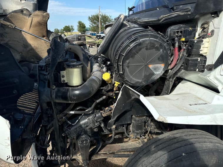 image for item LF9863 2015 International  8600 SBA 6x4 semi truck