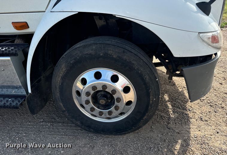 image for item LF9863 2015 International  8600 SBA 6x4 semi truck