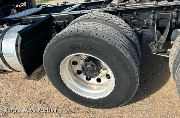 image for item LF9863 2015 International  8600 SBA 6x4 semi truck