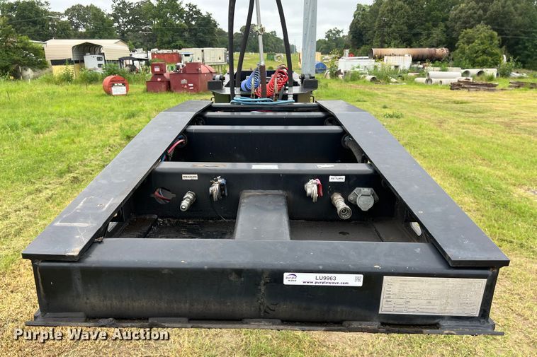 image for item LU9963 2021 Kalyn Siebert KS-HRG-3A-60T-MOD-9W lowboy equipment trailer