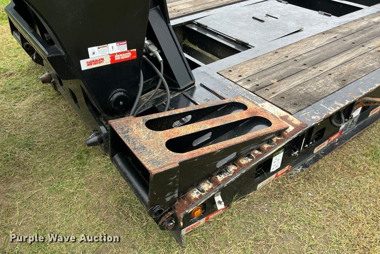 image for item LU9963 2021 Kalyn Siebert KS-HRG-3A-60T-MOD-9W lowboy equipment trailer