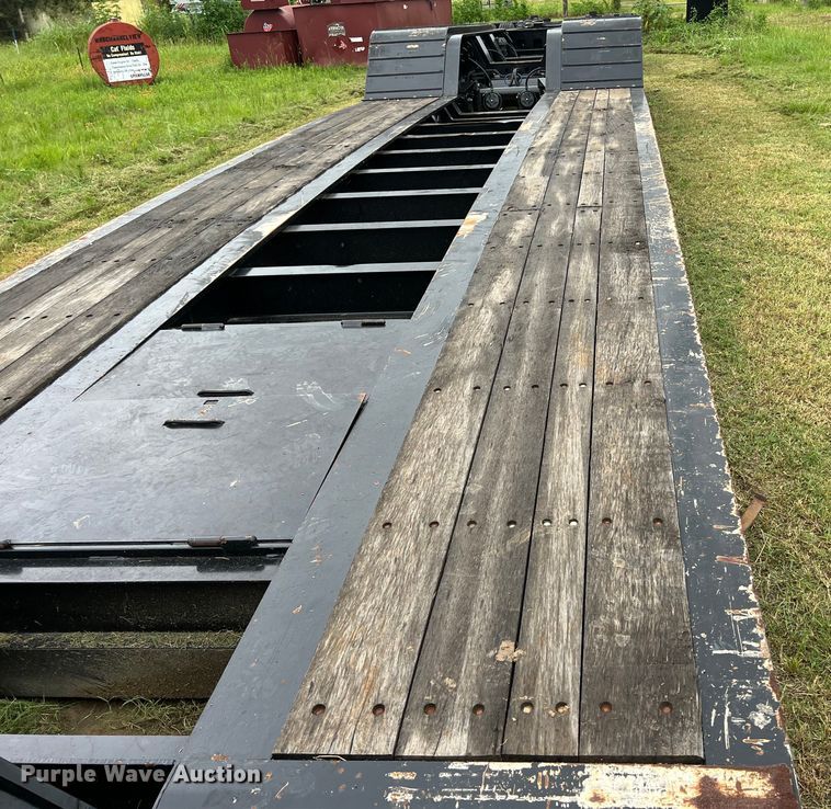 image for item LU9963 2021 Kalyn Siebert KS-HRG-3A-60T-MOD-9W lowboy equipment trailer