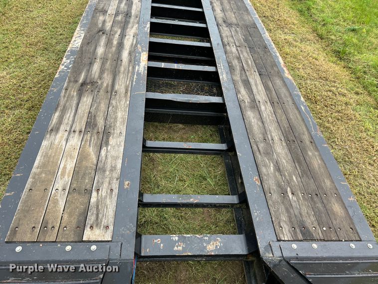 image for item LU9963 2021 Kalyn Siebert KS-HRG-3A-60T-MOD-9W lowboy equipment trailer