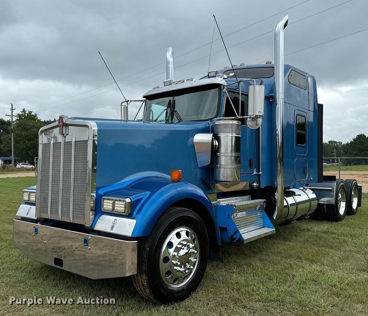 image for item NQ9699 2016 Kenworth W900 semi truck