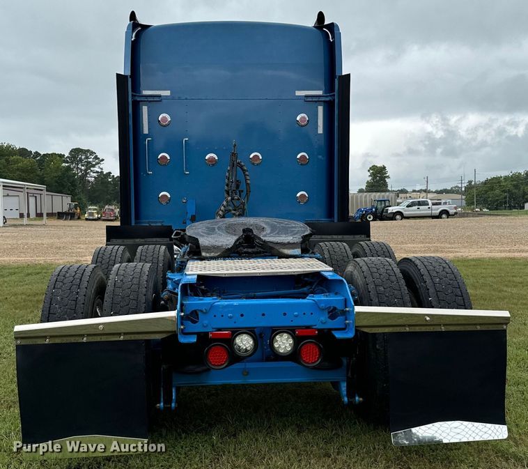 image for item NQ9699 2016 Kenworth W900 semi truck