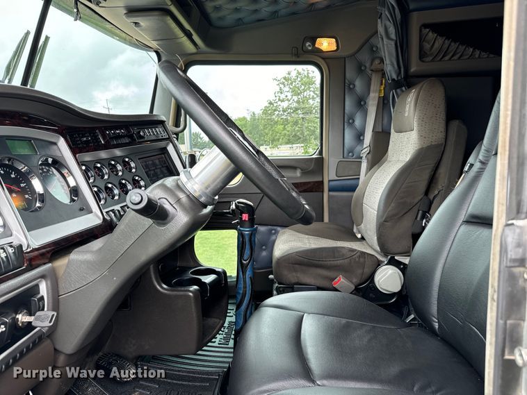 image for item NQ9699 2016 Kenworth W900 semi truck