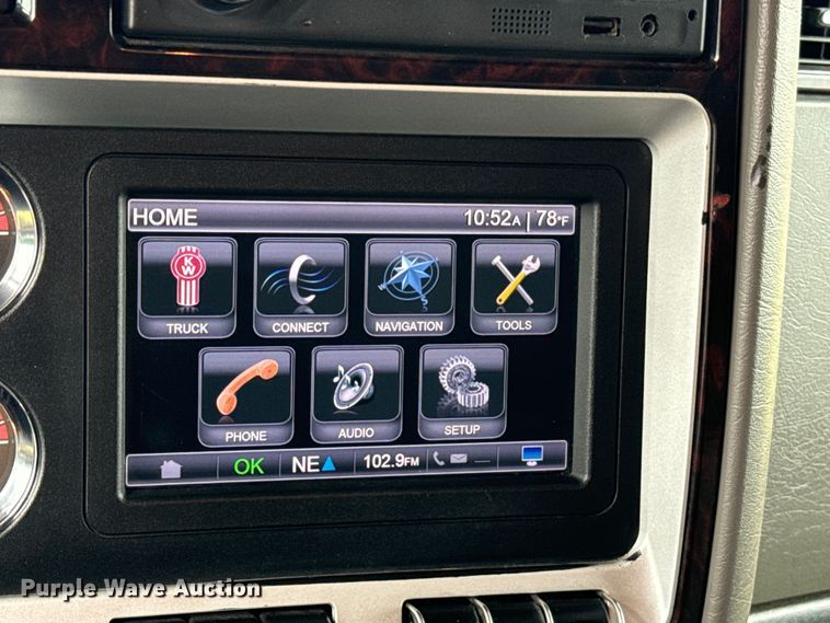 image for item NQ9699 2016 Kenworth W900 semi truck