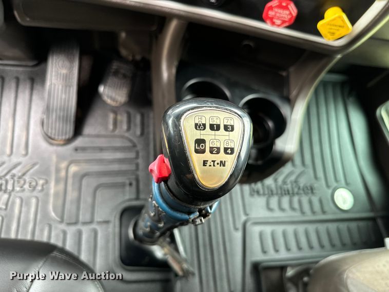 image for item NQ9699 2016 Kenworth W900 semi truck