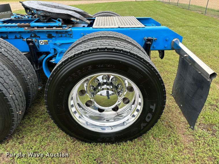 image for item NQ9699 2016 Kenworth W900 semi truck