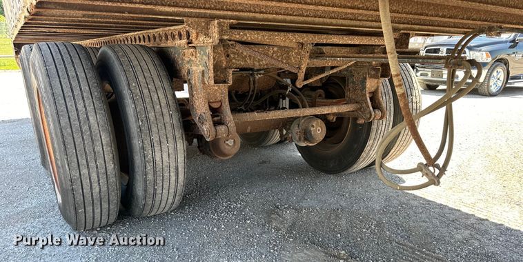 image for item NT9382 1994 Wabash dry van trailer