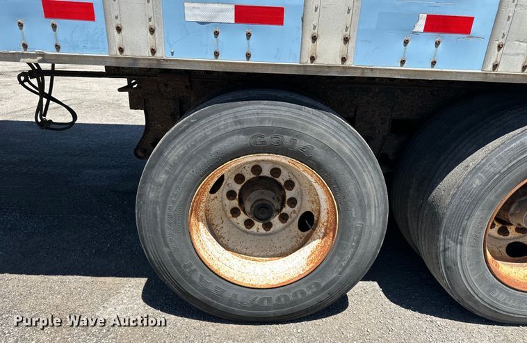 image for item NT9382 1994 Wabash dry van trailer