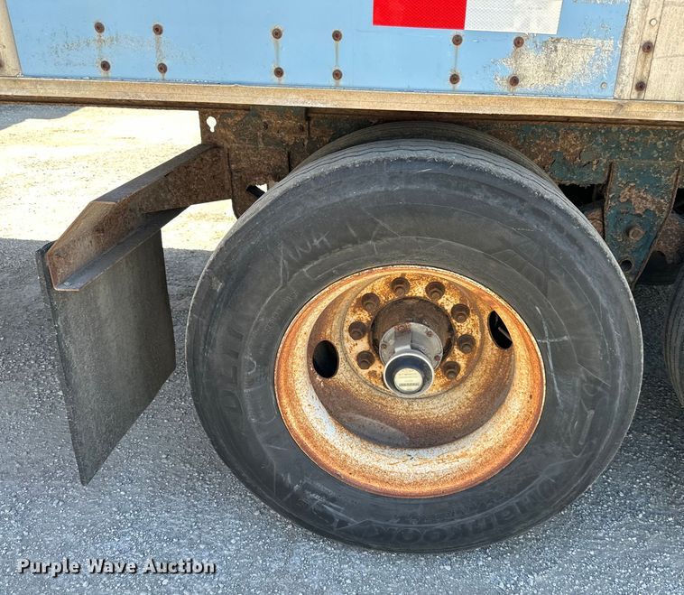 image for item NT9382 1994 Wabash dry van trailer