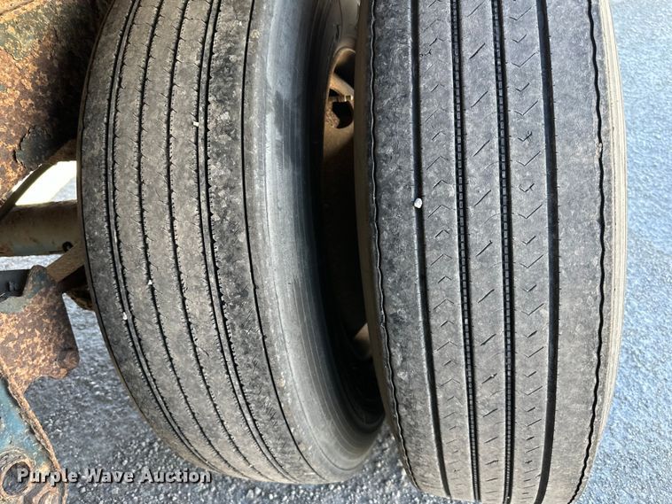 image for item NT9382 1994 Wabash dry van trailer