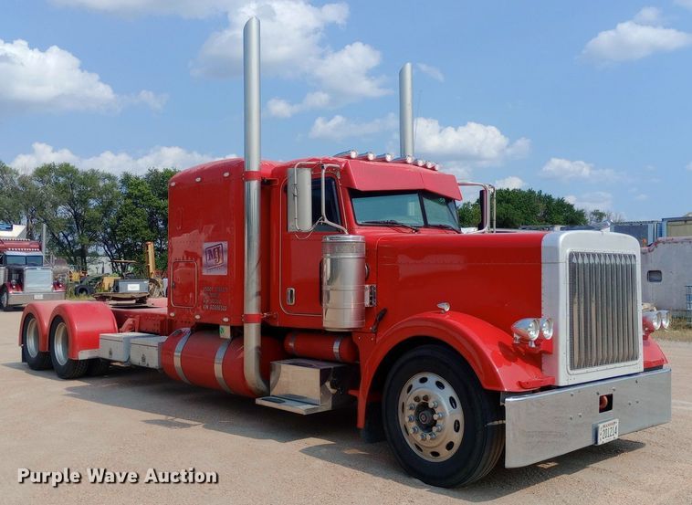 image for item NY9349 2006 Peterbilt 379 semi truck