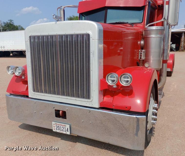 image for item NY9349 2006 Peterbilt 379 semi truck