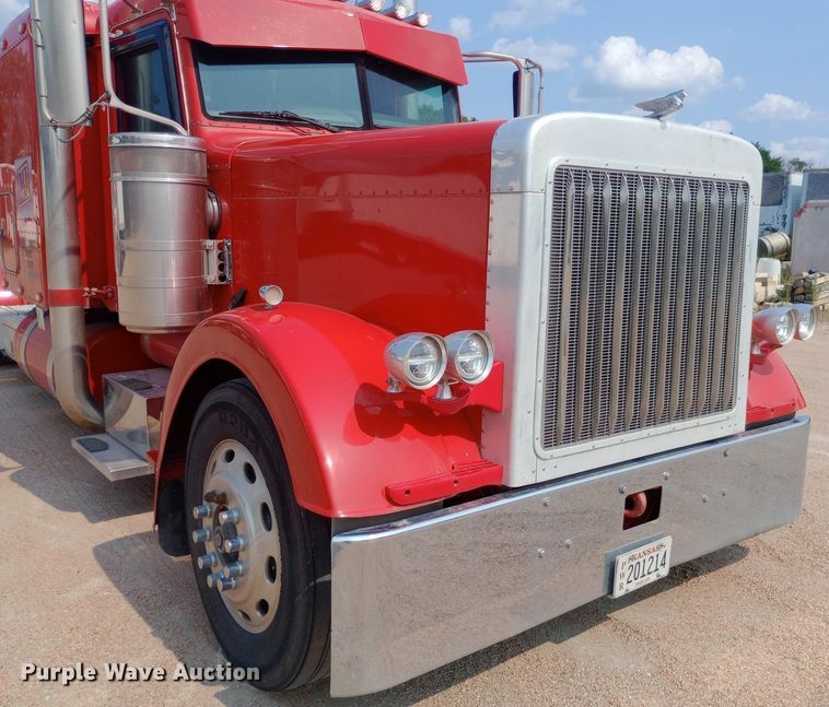 image for item NY9349 2006 Peterbilt 379 semi truck