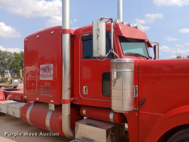 image for item NY9349 2006 Peterbilt 379 semi truck