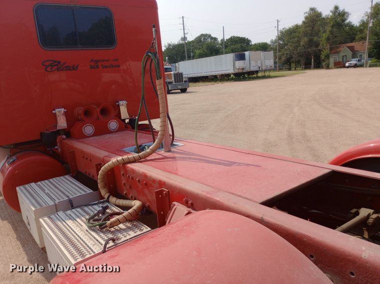 image for item NY9349 2006 Peterbilt 379 semi truck