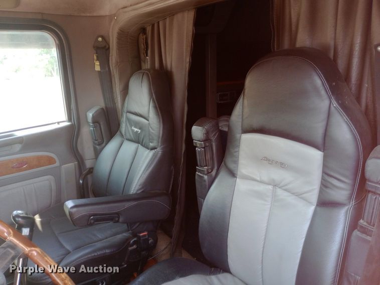 image for item NY9349 2006 Peterbilt 379 semi truck