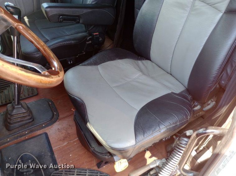 image for item NY9349 2006 Peterbilt 379 semi truck