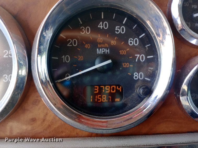 image for item NY9349 2006 Peterbilt 379 semi truck