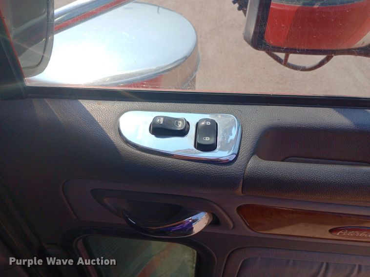 image for item NY9349 2006 Peterbilt 379 semi truck