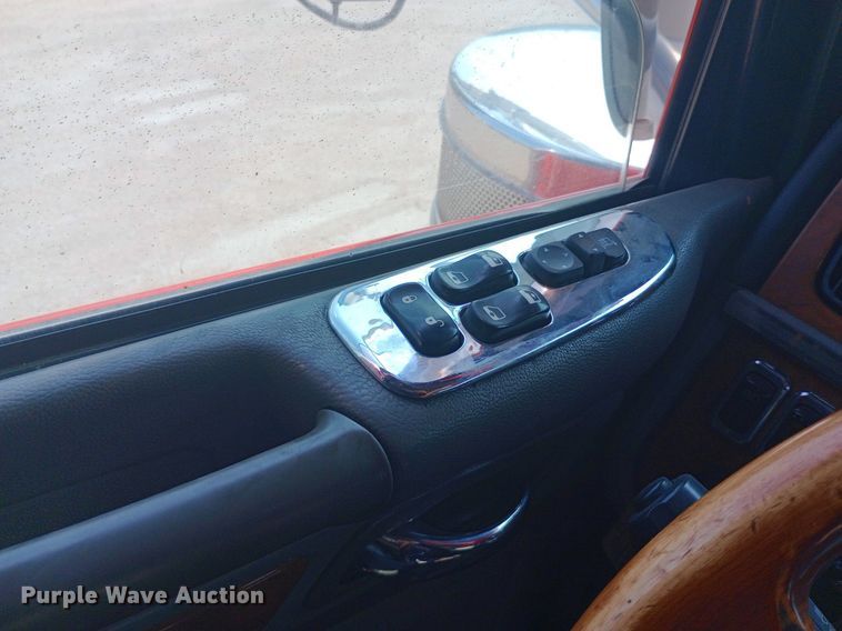 image for item NY9349 2006 Peterbilt 379 semi truck