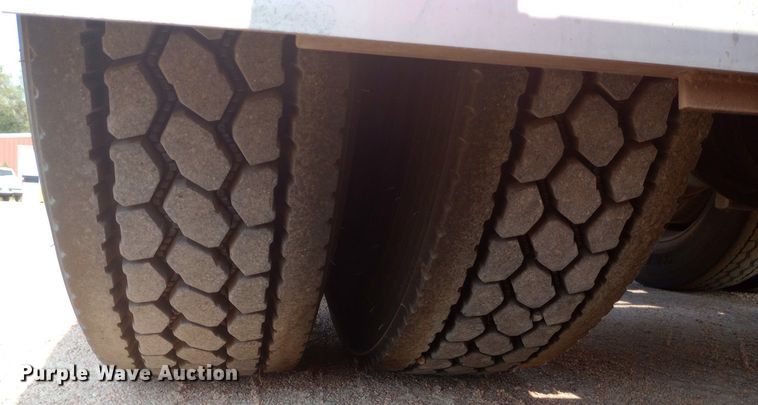 image for item NY9349 2006 Peterbilt 379 semi truck