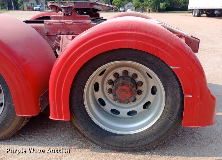 image for item NY9349 2006 Peterbilt 379 semi truck