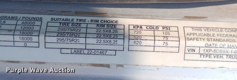 image for item NY9349 2006 Peterbilt 379 semi truck