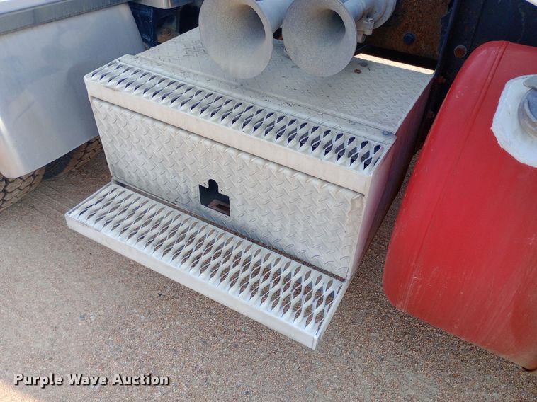 image for item NY9350 2002 Peterbilt 379 semi truck