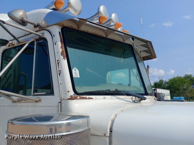image for item NY9350 2002 Peterbilt 379 semi truck